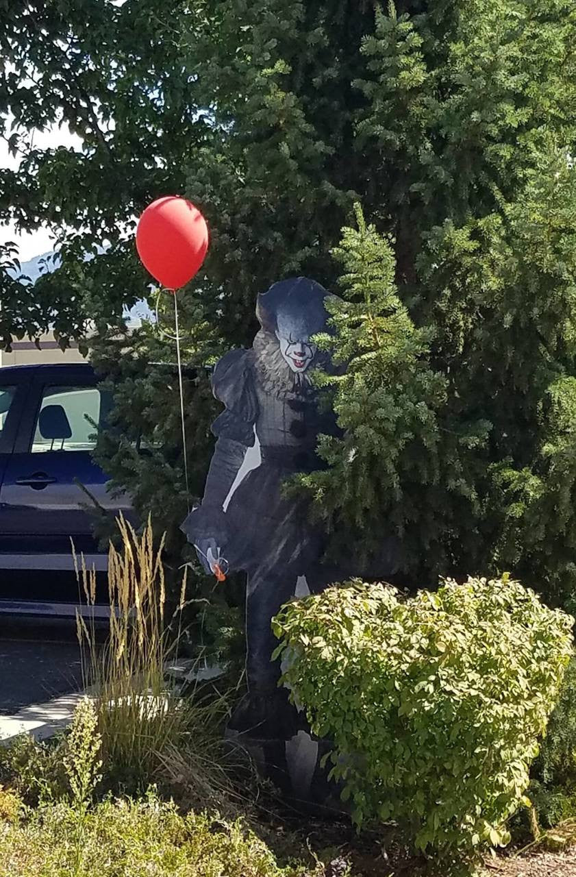 Pennywise Life-Size Standee - IT 2017